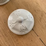 Pot en faïence blanche